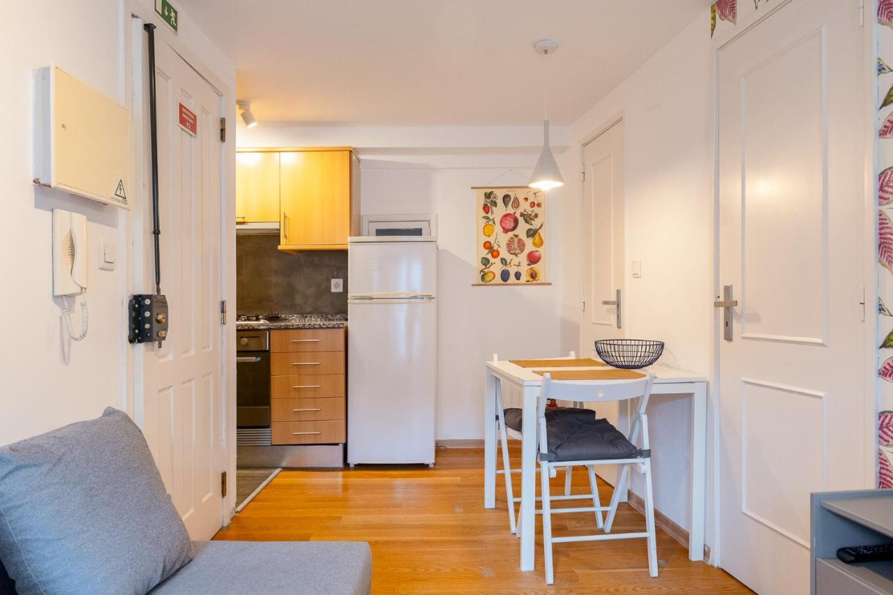 Contemporary Apartment In Chiado 3 Lisboa Kültér fotó