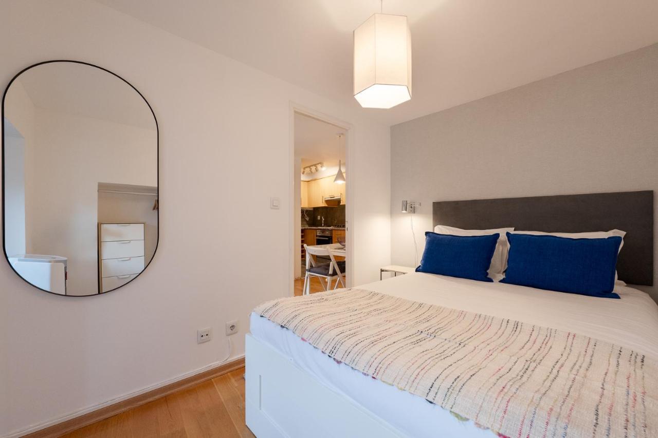 Contemporary Apartment In Chiado 3 Lisboa Kültér fotó