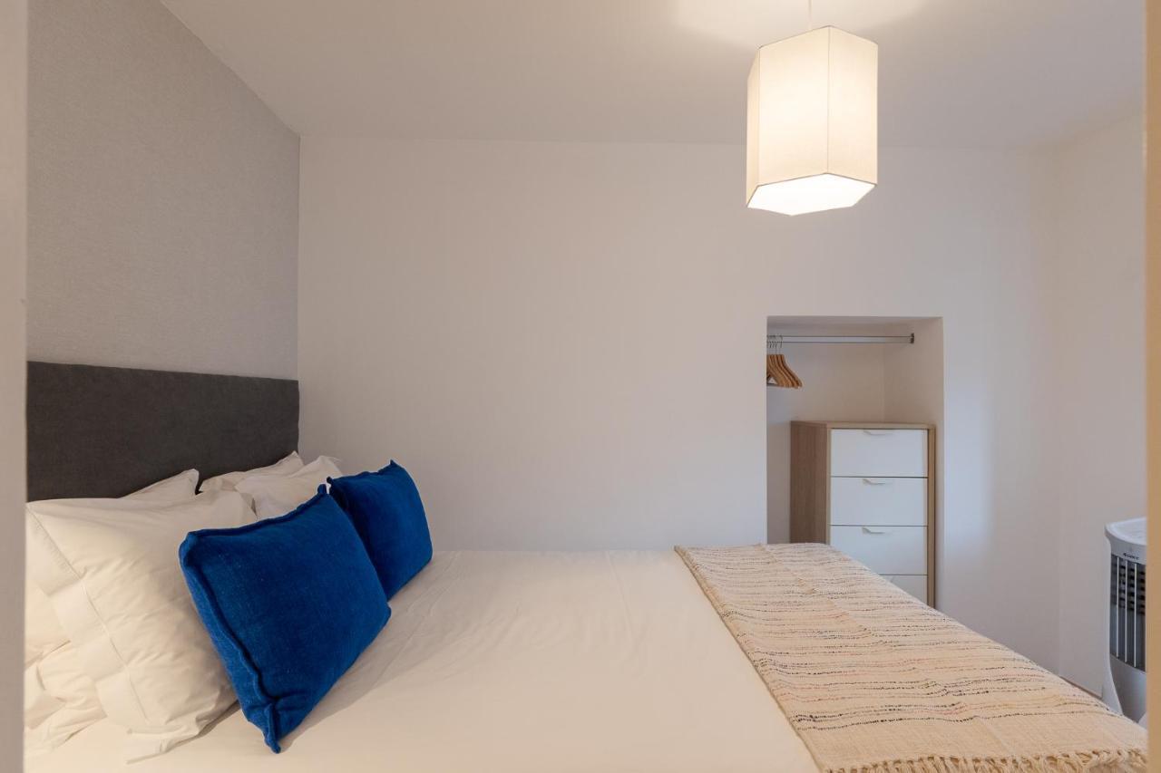 Contemporary Apartment In Chiado 3 Lisboa Kültér fotó